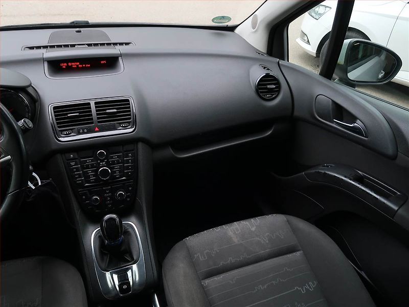 Opel Meriva (2012) 1.4 Turbo, nová STK, zamluveno - fotka 8 z 17