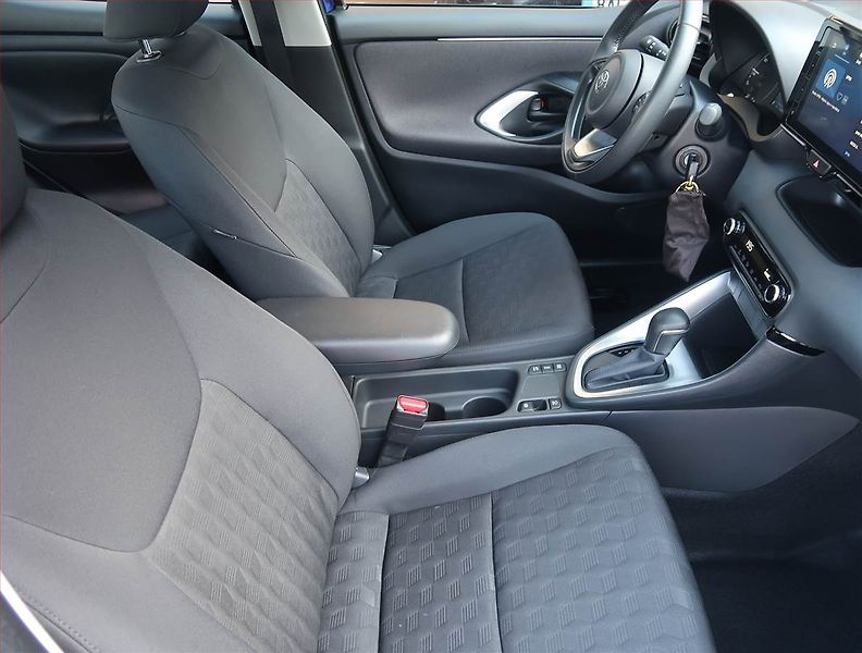 Toyota Yaris (2024) 1.5 VVT-i Hybrid - fotka 9 z 14