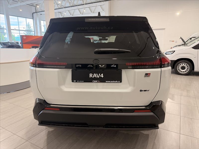 Toyota RAV4 GR SPORT  2.5L HEV (194k) 4X4 - fotka 4 z 12