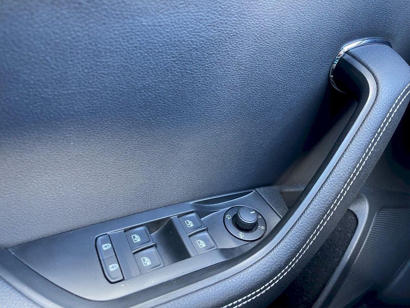Škoda Superb (2023) 2.0 TDI 110kW DSG Style Plus c - fotka 23 z 35
