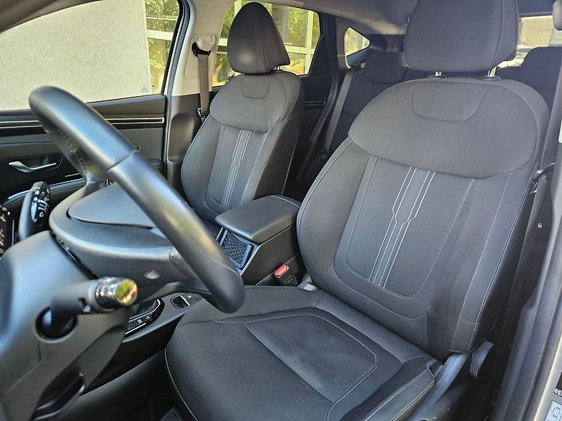 Hyundai Tucson 1.6 T-GDi, Smart 18, 1.maj. - fotka 12 z 35