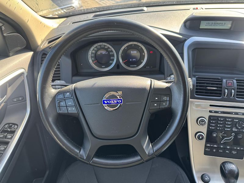 Volvo XC60 (2010) 2.4D5 151KW 1.Majitel AWD  - fotka 32 z 40