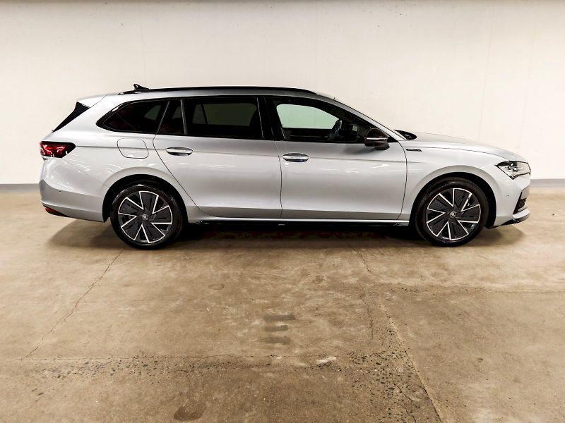 Škoda Superb (2025) Combi iV 1.5 TSI 150 kW DSG Sp - fotka 29 z 34