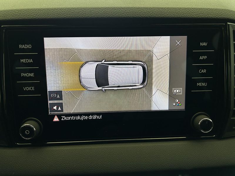 Škoda Karoq 1.5 TSI SportLine - fotka 10 z 23