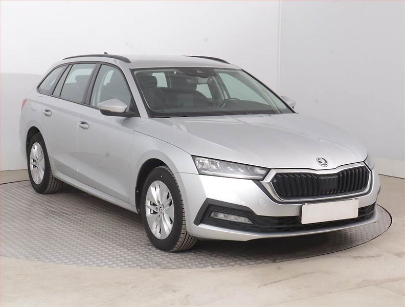 Škoda Octavia (2022) Ambition 2.0 TDI, ČR,1.maj - fotografie inzerátu