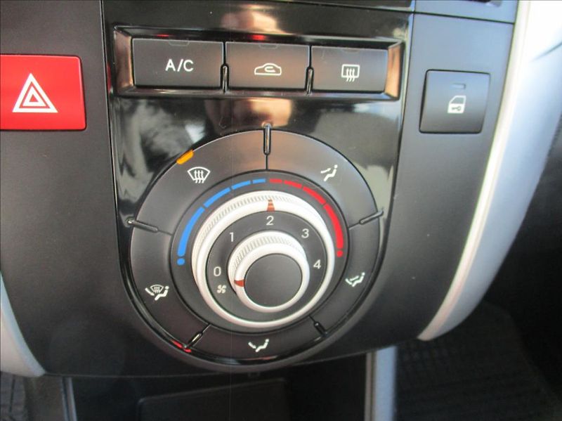 Kia Venga 1,4 i, klima,servis,2.maj,CZ, - fotka 21 z 39