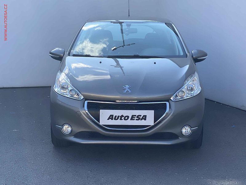 Peugeot 208 (2016) 1.2 PT, 1.maj,ČR, Active - fotka 2 z 14