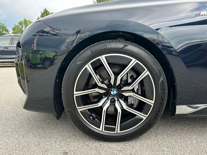 BMW Ostatní i7 xDrive 60 TV TOP 2025 - fotka 13 z 44