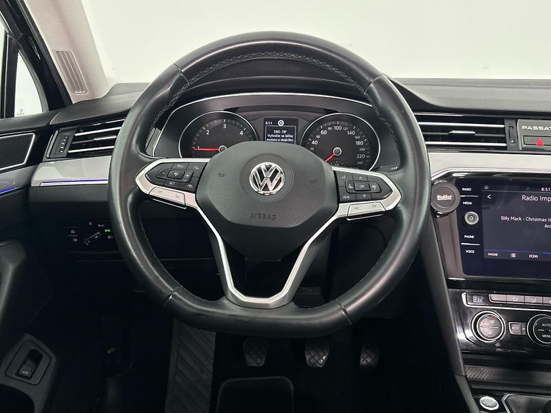 Volkswagen Passat Bussines - fotka 18 z 29
