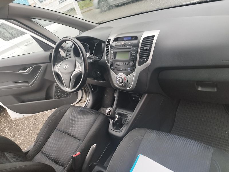 Hyundai ix20 (2013) 1.4i, volat-608 081 843 - fotka 12 z 14