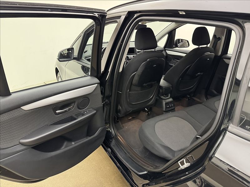 BMW Řada 2 1,5 218i LONG ROZVODY VÝHŘEV - fotka 36 z 43