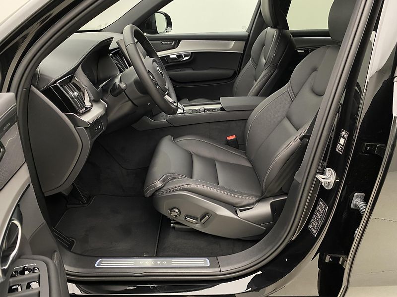 Volvo XC90 (2026) T8 AWD BLACK EDITION PLUS 7m - fotka 3 z 72