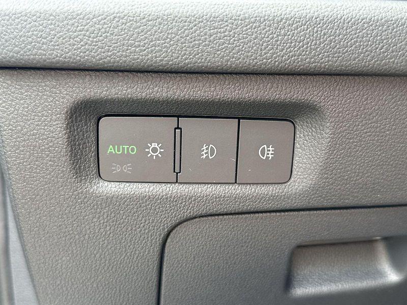 Škoda Octavia (2023) Combi 1.5 TSI M-HEV DSG Style - fotka 12 z 32