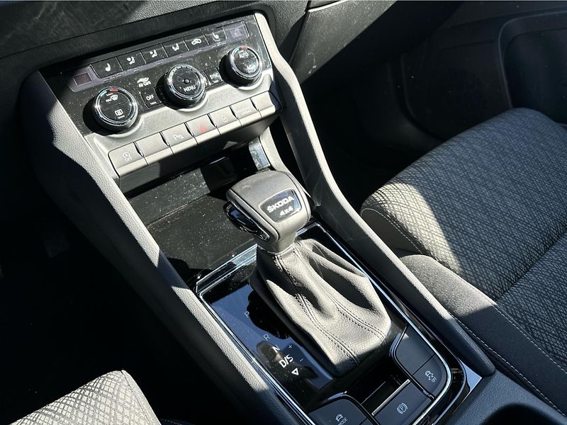 Škoda Karoq 4x4 Style 2.0 TDI /110kW 7st.a - fotka 17 z 21