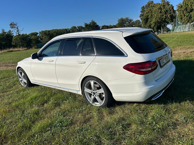 Mercedes-Benz Třídy C 1.6 100kw - fotka 2 z 12