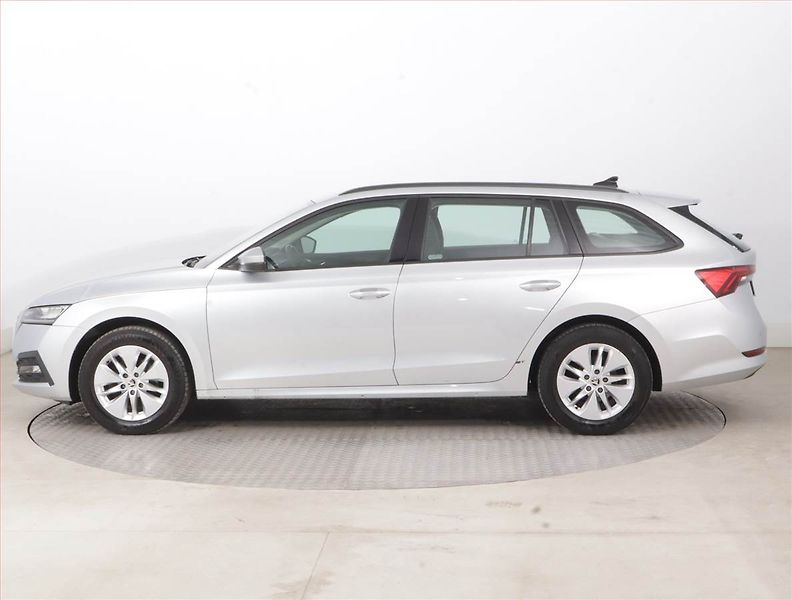Škoda Octavia (2023) Ambition 2.0 TDI, ČR,1.maj - fotka 3 z 15