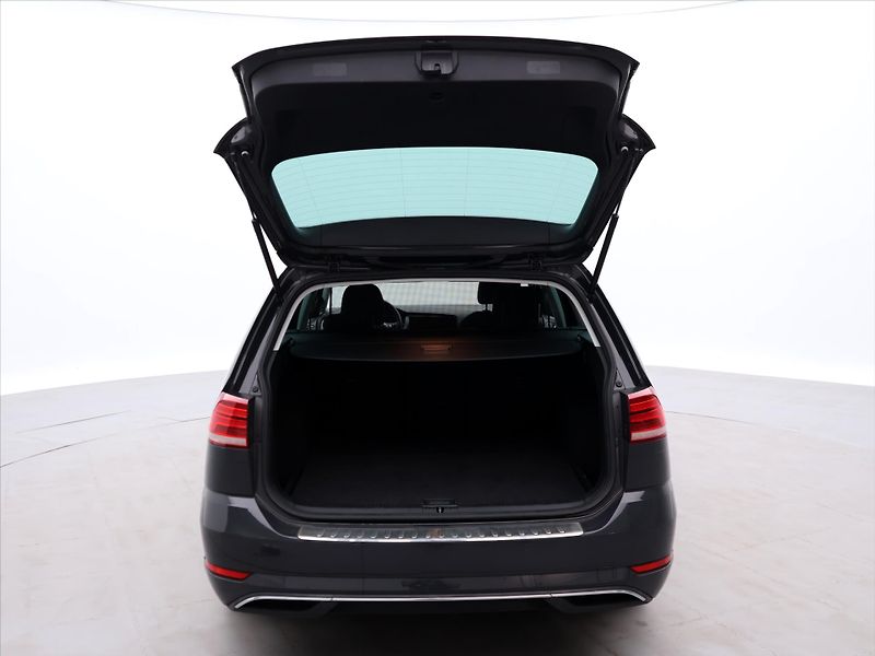 Volkswagen Golf 1.6 TDI Maraton Edition Serv.K - fotka 9 z 27