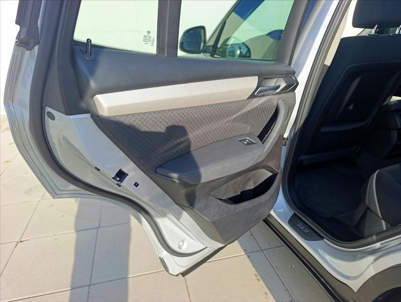 BMW X3 2,0 d X-Drive Aut.,Navi,Bi-xen - fotka 20 z 36