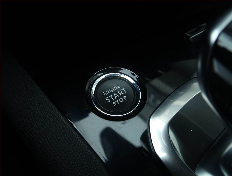Peugeot 5008 (2022) PureTech 130 - fotka 20 z 25