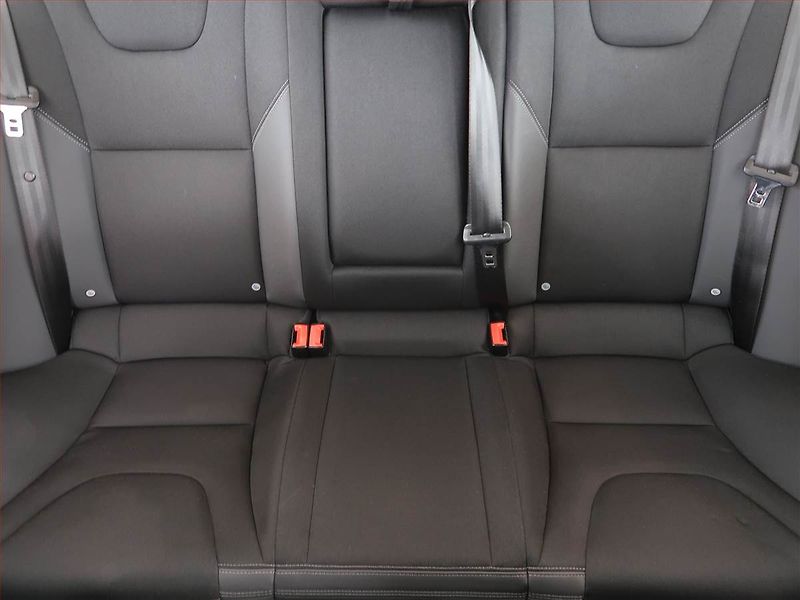 Volvo S60 (2014) D4 Polestar, Xenony, Tempomat - fotka 10 z 19
