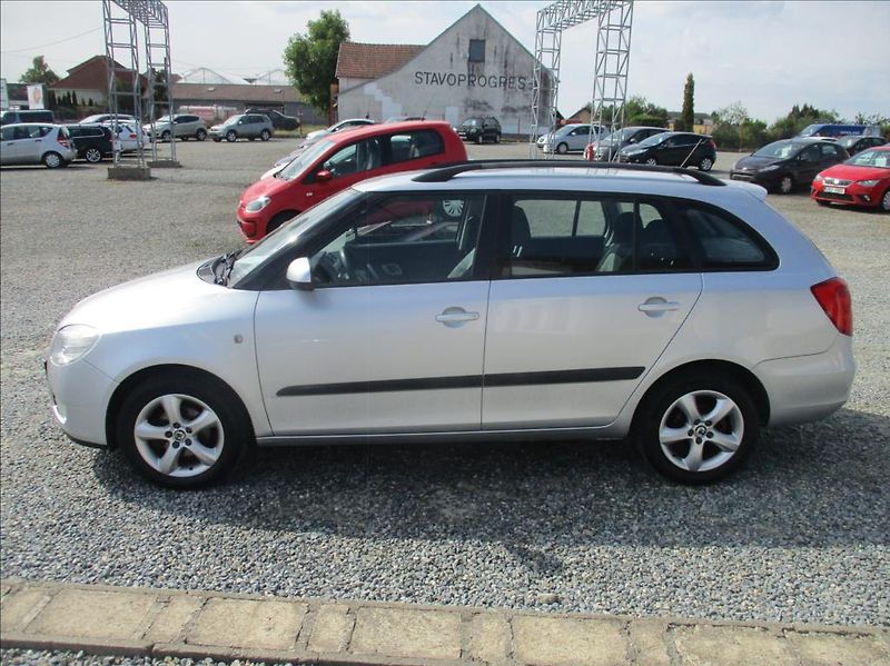 Škoda Fabia 1,4 i 16v, aut. klimatizace, - fotka 8 z 31