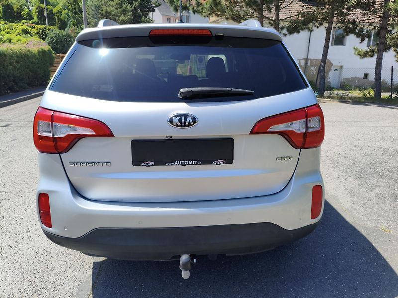 Kia Sorento (2015) 2,0 CRDI Sport 4x4 Záruka - fotka 10 z 35