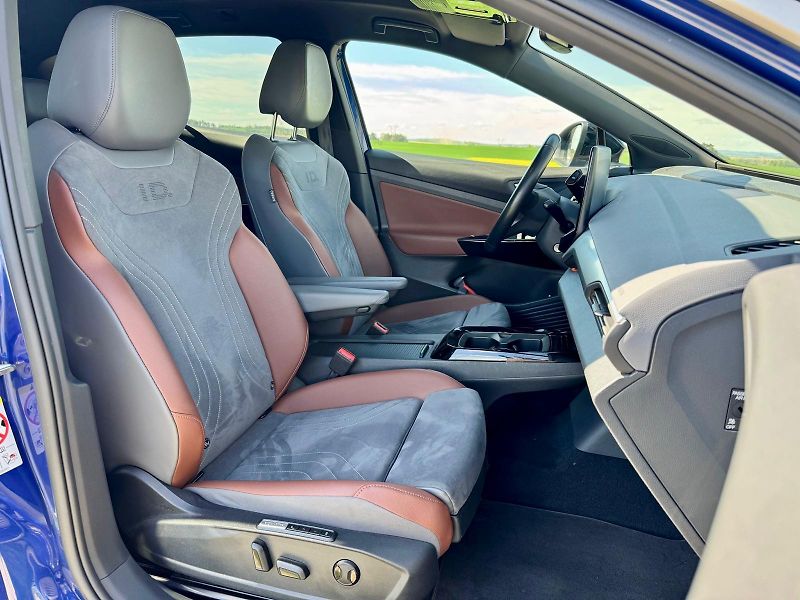 Volkswagen ID.4 (2020) 82kWh, SoH 86% 1ST MAX, MASÁŽE - fotka 13 z 27