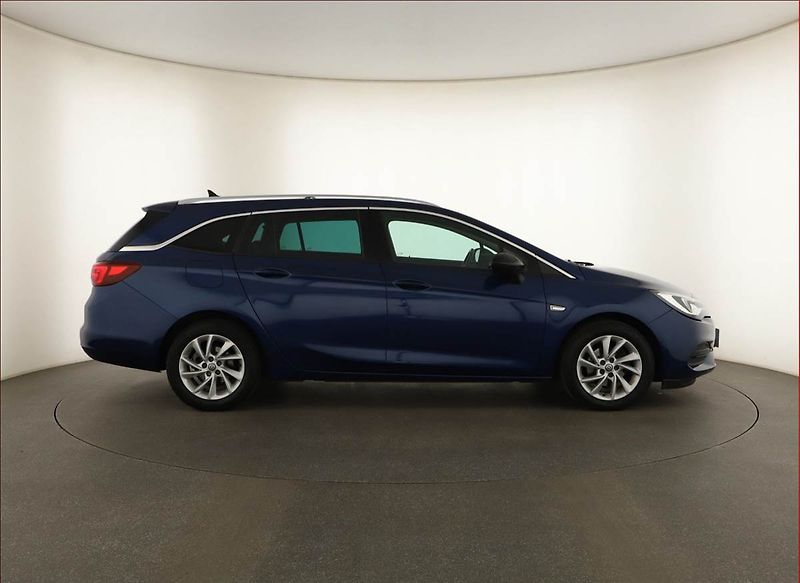 Opel Astra (2022) 1.5 CDTI, Automat, Serv.kniha - fotka 6 z 15