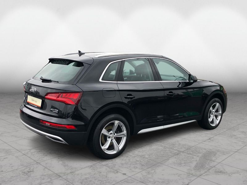 Audi Q5 DESIGN 2.0 TDI 140 KW Quattro - fotka 2 z 30