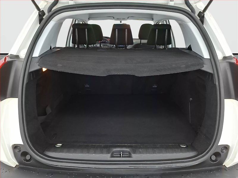 Peugeot 2008 (2016) 1.2 PureTech, Tempomat - fotka 15 z 15
