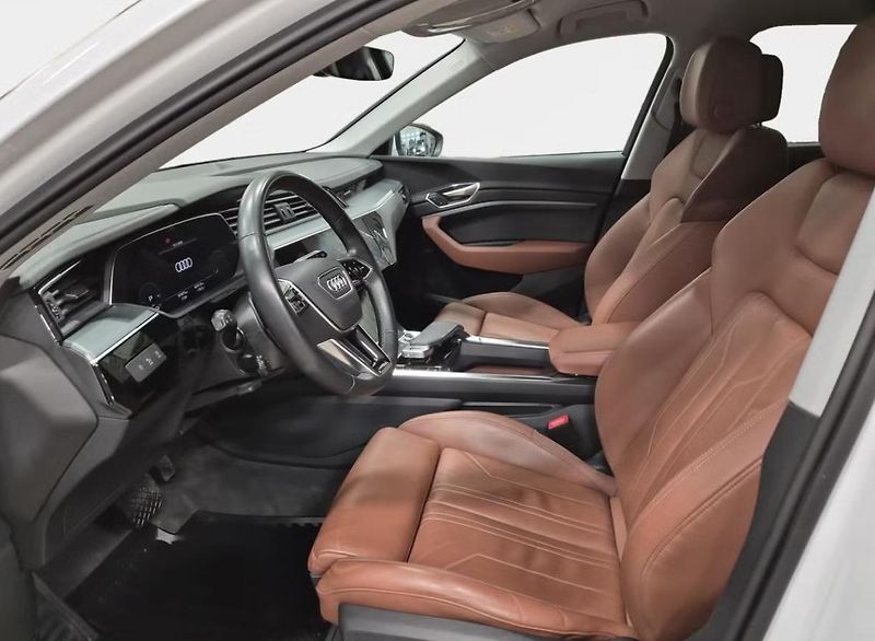 Audi Q8 e-tron 50 Q Kamera Matrix Kůže   - fotka 9 z 15