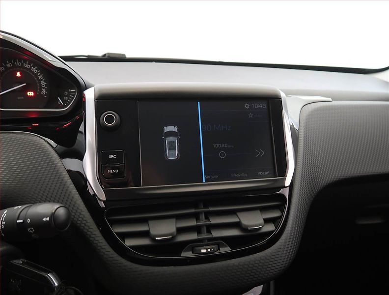 Peugeot 2008 (2018) 1.2 PureTech, Serv.kniha - fotka 15 z 20