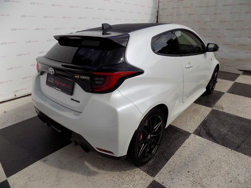Toyota GR Yaris (2020) 1.6i/16V/FOUR/AWD/LED/ČR/ - fotka 7 z 32