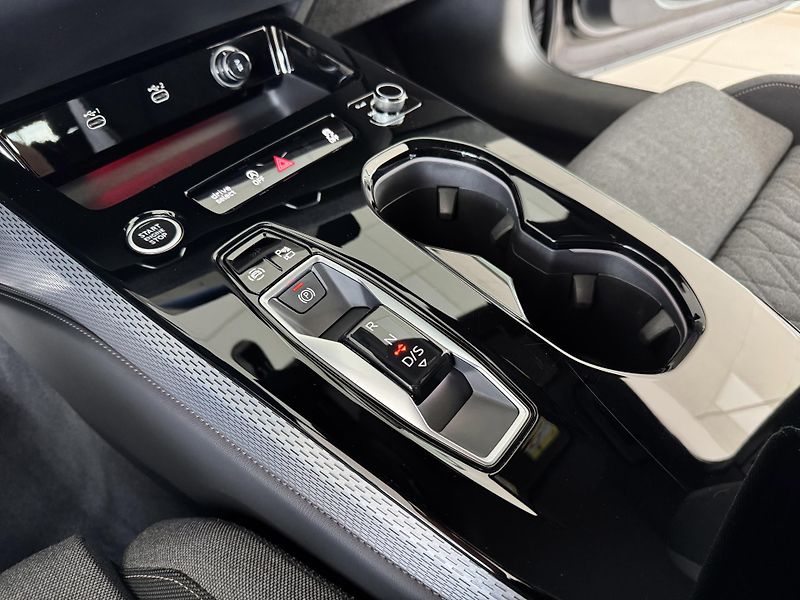 Audi A5 TFSI 150kW*S-LINE*REZERVACE! - fotka 24 z 37
