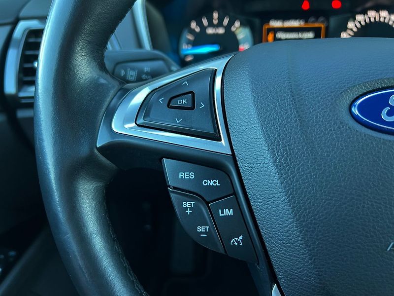 Ford Mondeo (2021) 2.0 TDCi-TAŽNÉ-VYHŘEV.S - fotka 26 z 48