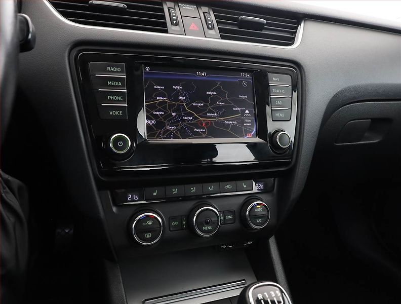 Škoda Octavia (2016) 1.6 TDI, Navi, Tempomat - fotka 10 z 17