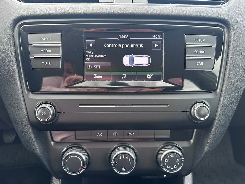 Škoda Octavia (2016) 1.2TSi ČR/TOP STAV/2xKOLA - fotka 31 z 33