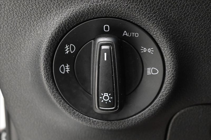 Škoda Karoq 2,0 TDI 110 kW DSG 4x4 TAŽNÉ Z - fotka 26 z 31