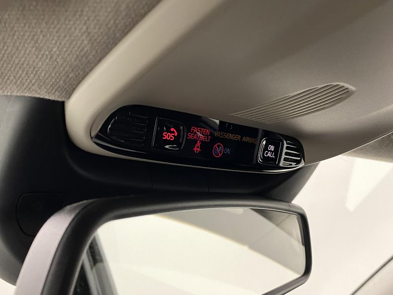 Volvo XC40 T2 KINETIC CZ - fotka 29 z 41