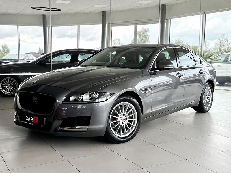Jaguar XF 20d AUT*Panorama*Distronic - fotografie inzerátu
