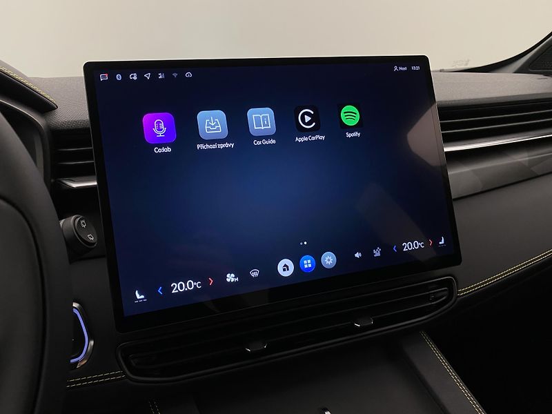 Lynk & Co 01 (2025) CORE PHEV AUT CZ 1.maj - fotka 34 z 96