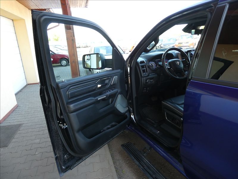 RAM 1500 5,7 HEMI LIMITED,1.maj.,DPH,ČR - fotka 29 z 60