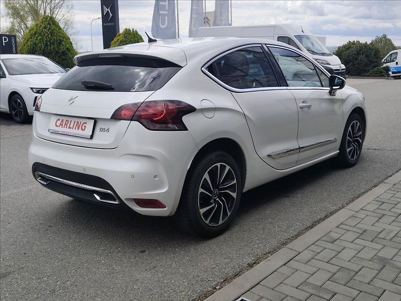 DS Automobiles DS4 2,0   Sport - Chic 2,0HDI 133k - fotka 3 z 16