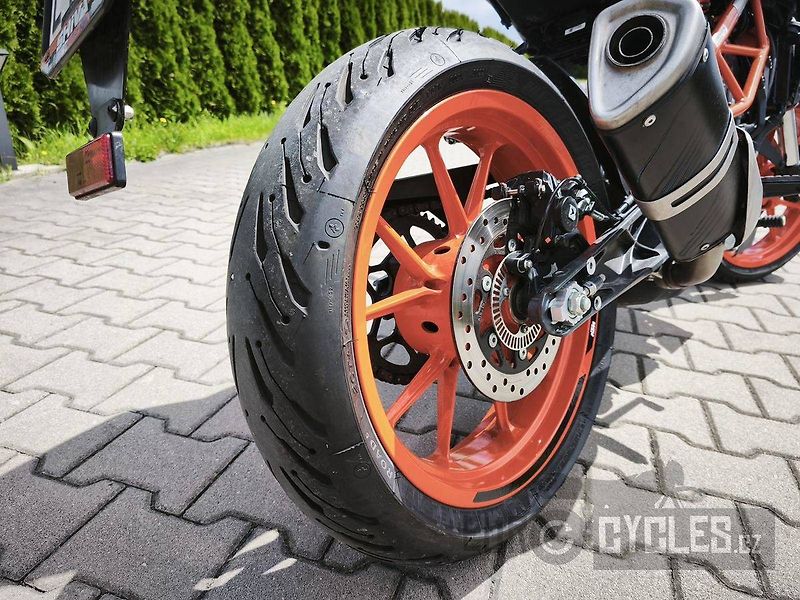 KTM 125 Duke (2023) REZERVOVÁNO - fotka 8 z 11