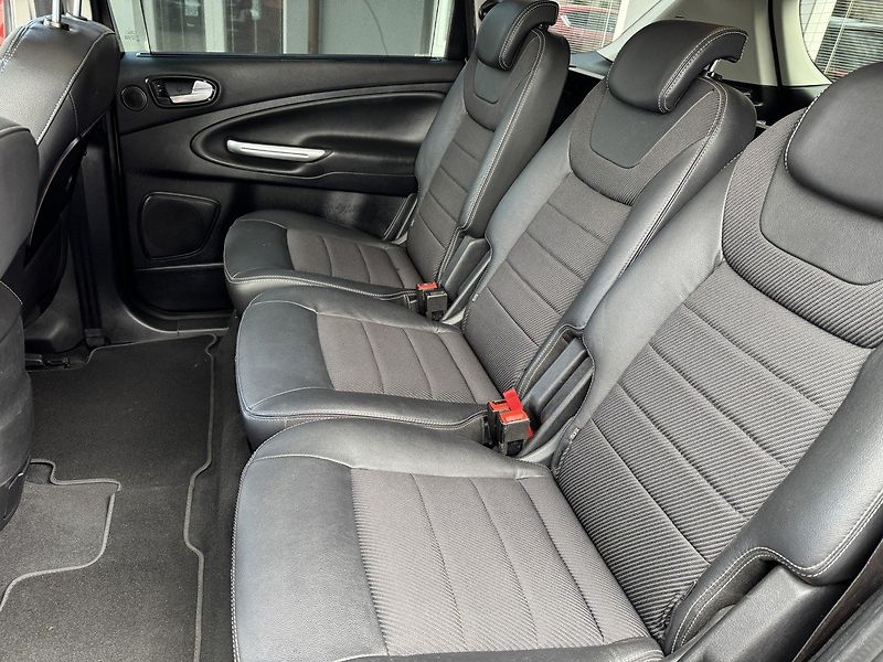 Ford S-MAX (2014) 2.0TDCi Titanium Navi Pano - fotka 21 z 46