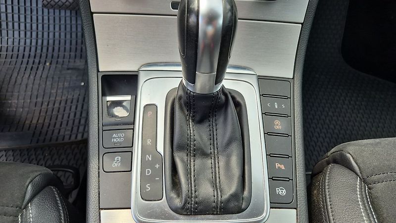 Volkswagen CC 2.0 125 kW DSG - fotka 16 z 24