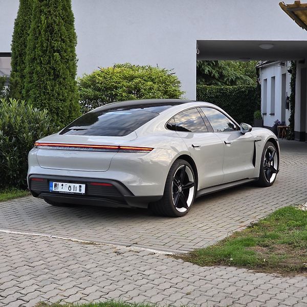 Porsche Taycan (2022) - fotka 18 z 26