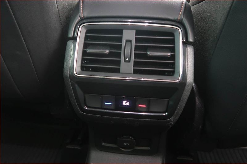 Škoda Kodiaq (2016) Ambition 1.4 TSI, 7 míst - fotka 20 z 22
