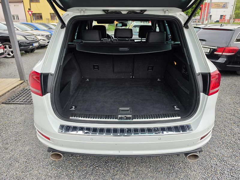 Volkswagen Touareg 3.0 TDI 4Motion R-Line Dyn Aud - fotka 5 z 23