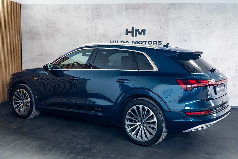 Audi e-tron 55 300kW Pano ACC 360 Tažné - fotka 7 z 42